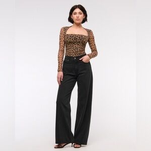 Abercrombie & Fitch High Rise Wide Leg Jean